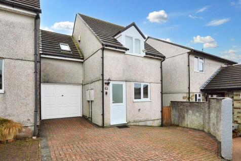 3 bedroom link detached house for sale