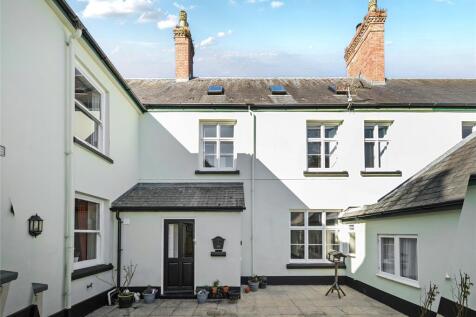 4 bedroom terraced house for sale