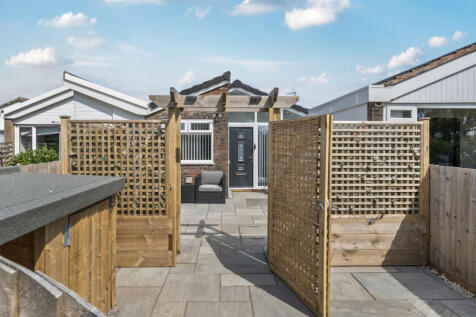 2 bedroom terraced bungalow for sale
