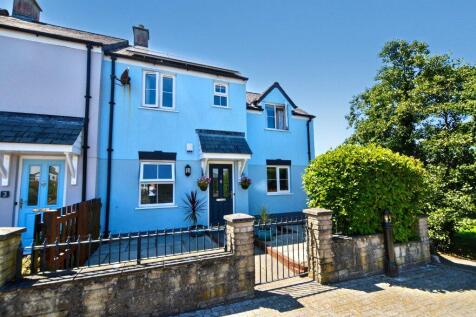 4 bedroom end of terrace house for sale