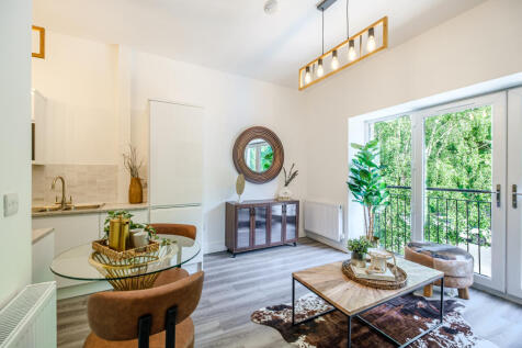 2 bedroom flat for sale