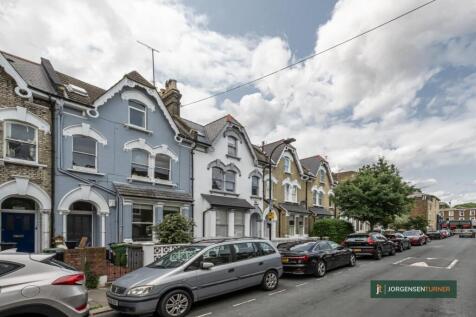 Warbeck Road, Shepherds Bush, London... 2 bed flat for sale