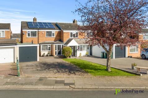 4 bedroom semi-detached house for sale