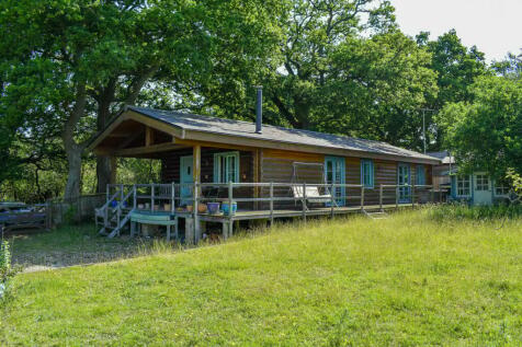 3 bedroom log cabin for sale