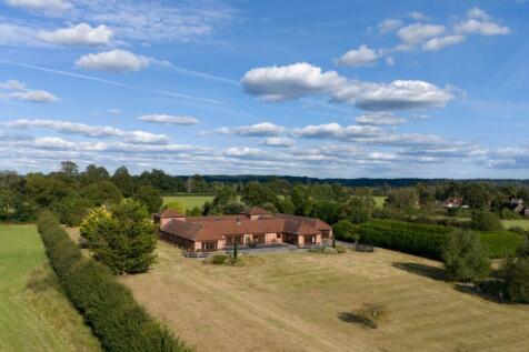 6 bedroom detached bungalow for sale