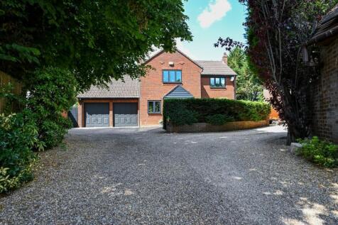 Avon Park, Ringwood, BH24 4 bed detached house for sale