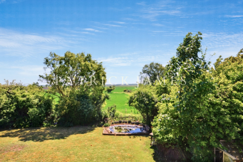 Great Oakley, Essex 4 bed detached house for sale