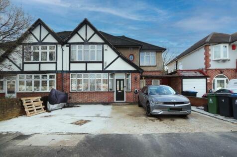 4 bedroom semi-detached house for sale