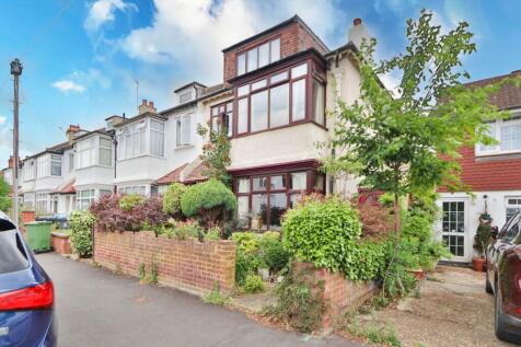 5 bedroom semi-detached house for sale