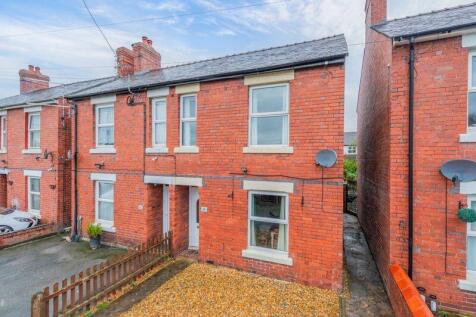 2 bedroom semi-detached house for sale