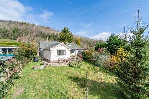 4 bedroom detached bungalow for sale