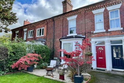 Rhosddu, Wrexham 3 bed terraced house for sale