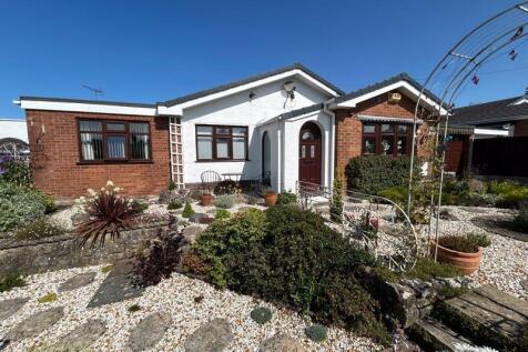 2 bedroom detached bungalow for sale