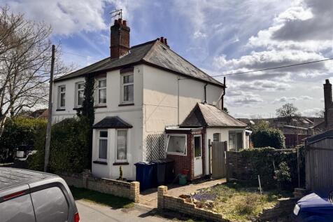 2 bedroom semi-detached house for sale