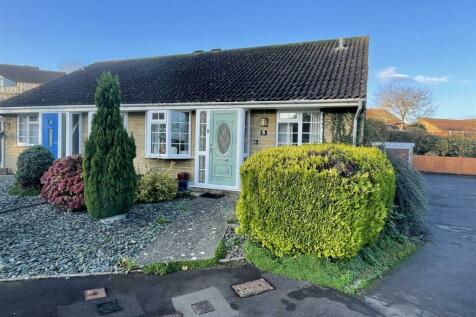 2 bedroom semi-detached bungalow for sale