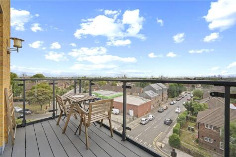 2 bedroom flat for sale