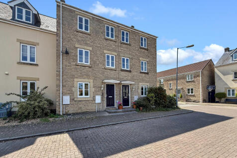 4 bedroom terraced house for sale