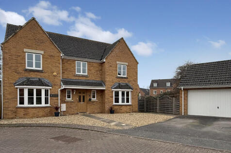 Caspian Gardens, Westbury 4 bed detached house for sale