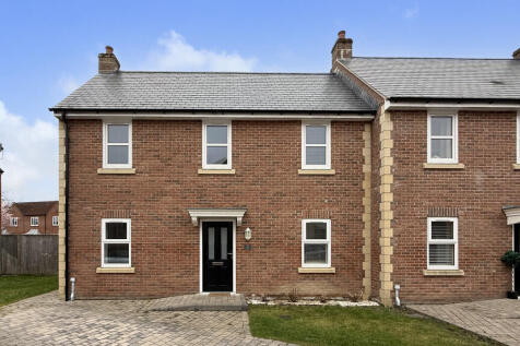 Newport Gardens, Warminster 3 bed semi