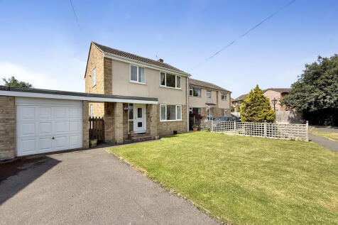 Chichester Park, Westbury 3 bed detached house for sale