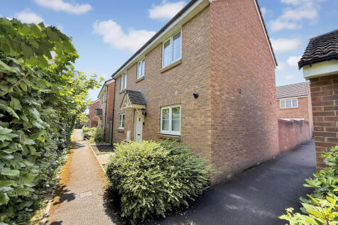 Sandalwood Road, Westbury 3 bed detached house for sale
