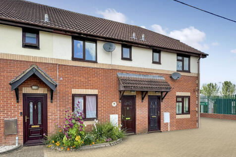 Meadow Close, Westbury 3 bed terraced house for sale