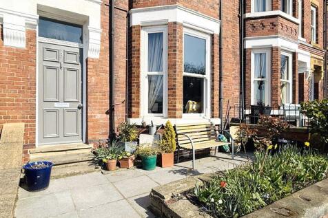 5 bedroom terraced house for sale