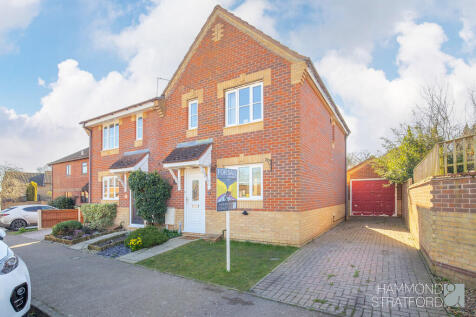 3 bedroom semi-detached house for sale