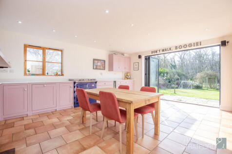 4 bedroom semi-detached house for sale