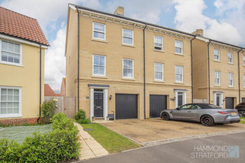 4 bedroom town house for sale