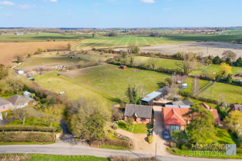 Hethel Road, Wreningham 2 bed detached bungalow for sale