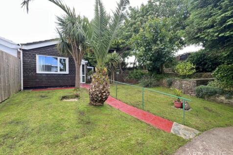 2 bedroom semi-detached bungalow for sale