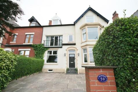 6 bedroom semi-detached house for sale