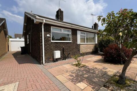 2 bedroom semi-detached bungalow for sale