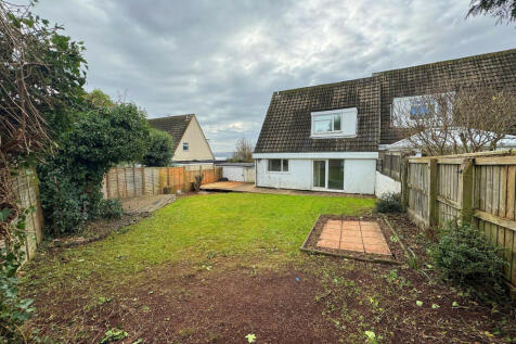 4 bedroom semi-detached house for sale