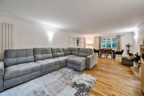 6 bedroom detached house for sale
