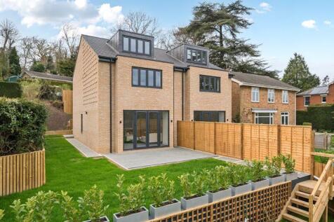 4 bedroom semi-detached house for sale