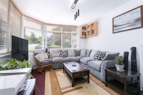 1 bedroom maisonette for sale