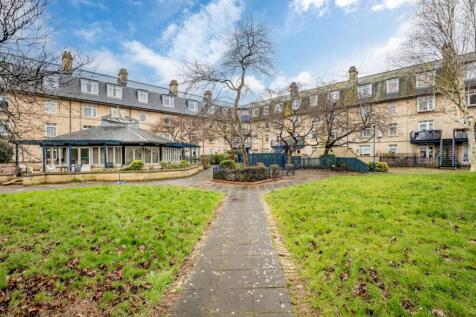 Riverside Gardens, Bath BA1 2 bed apartment for sale