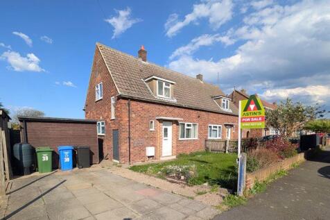2 bedroom semi-detached house for sale