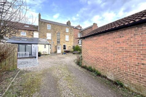 6 bedroom house for sale