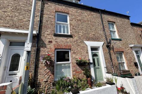 4 bedroom terraced house for sale