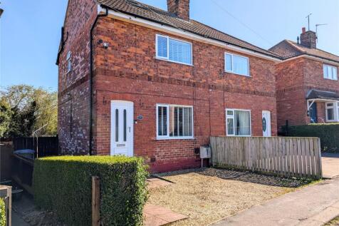 2 bedroom semi-detached house for sale
