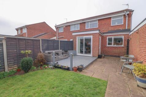 3 bedroom semi-detached house for sale