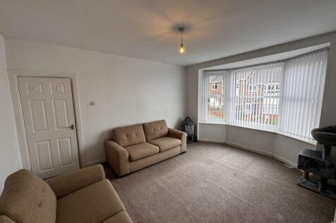 3 bedroom flat for sale