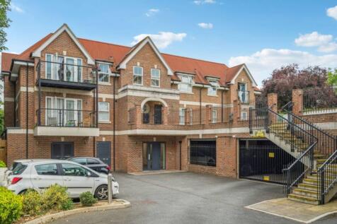 Ellam Court, Bushey, WD23 2 bed flat for sale