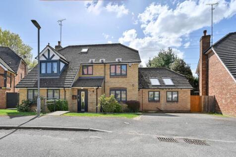 6 bedroom detached house for sale