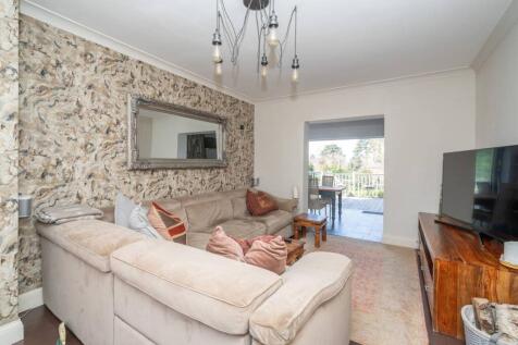 Cross Road, Bushey, Watford, WD19 4 bed detached house for sale