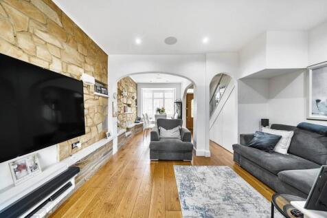 Titian Avenue, Bushey, WD23 2 bed terraced house for sale