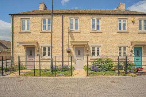 2 bedroom terraced house for sale